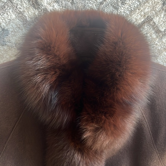 Elegant Brown Fox Fur-Trimmed Women's Cashmere Coat - Picture 3 of 11